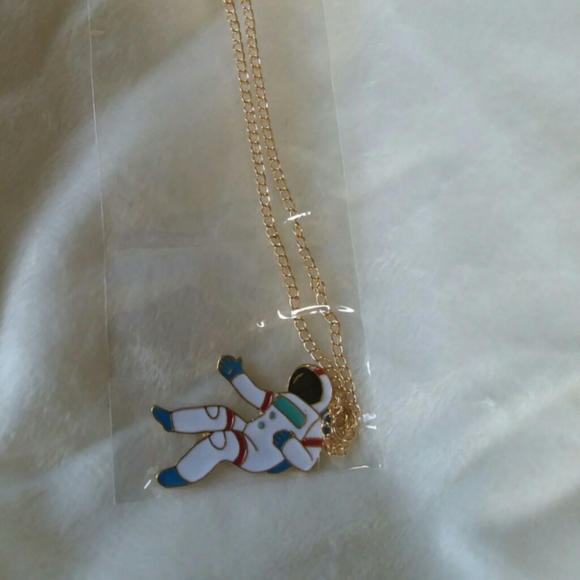 Jewelry - Astronaut necklace